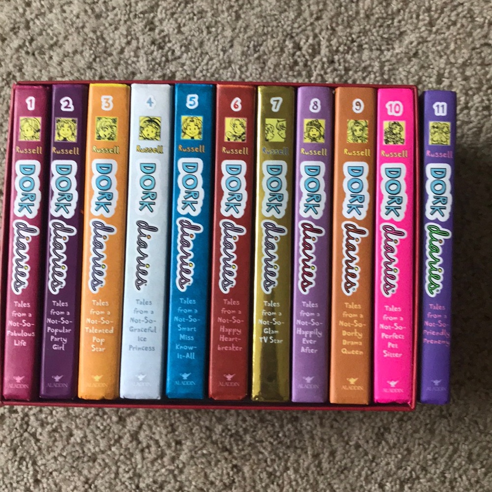 🌹Like New - Dork Diaries collection, books 1-11🌹